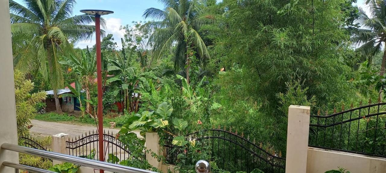 Soul Travellers Dagatan Castle Hotel Badian Exterior photo